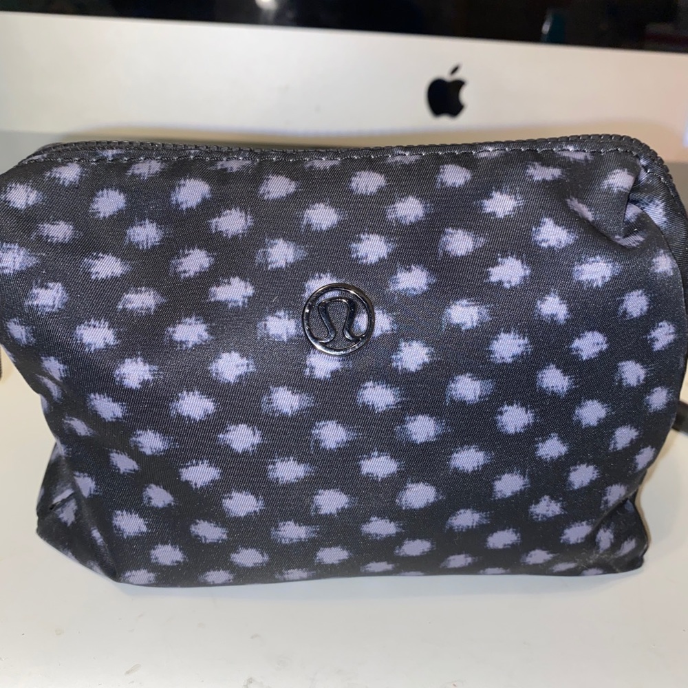 Lululemon pouch